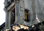 angkor-doorway-w-monk