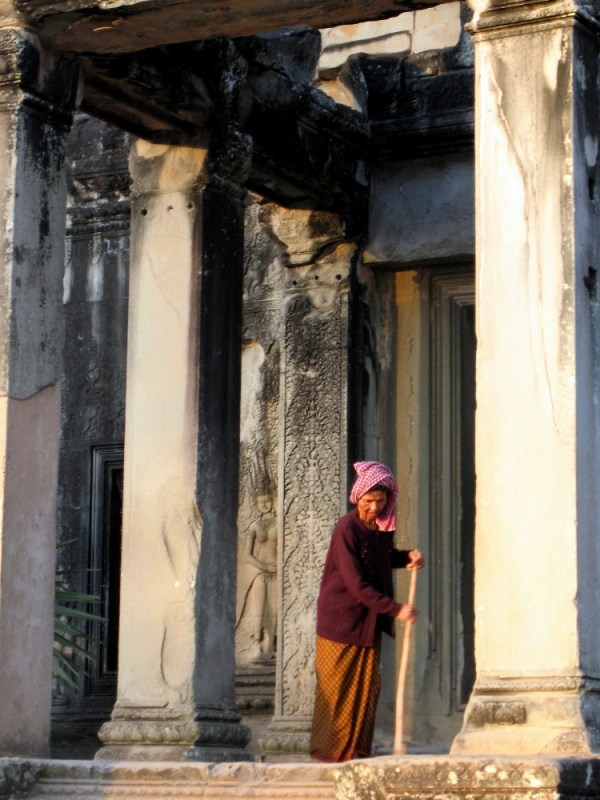 angkor-side-door-sweeper