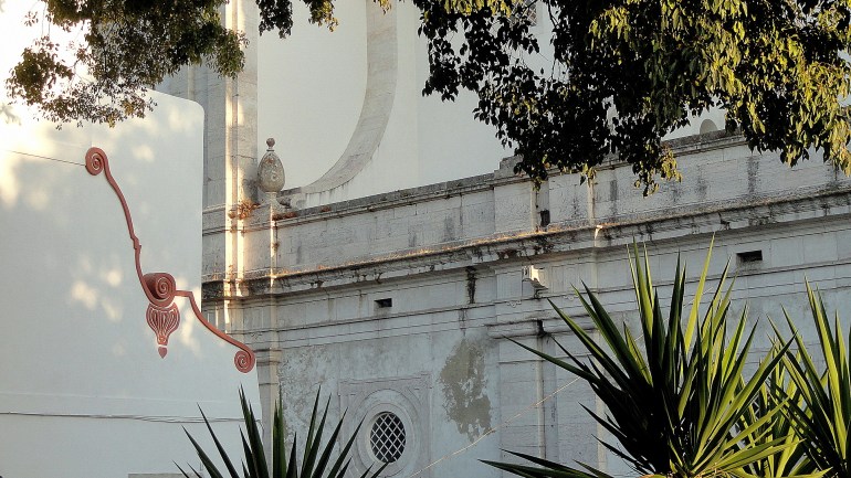 Bldg Detail by Vicente