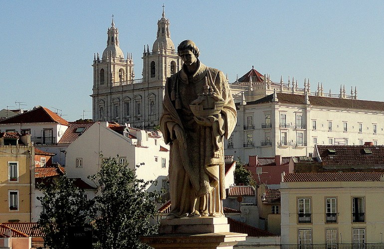 Statue & S Vicente from Lookout