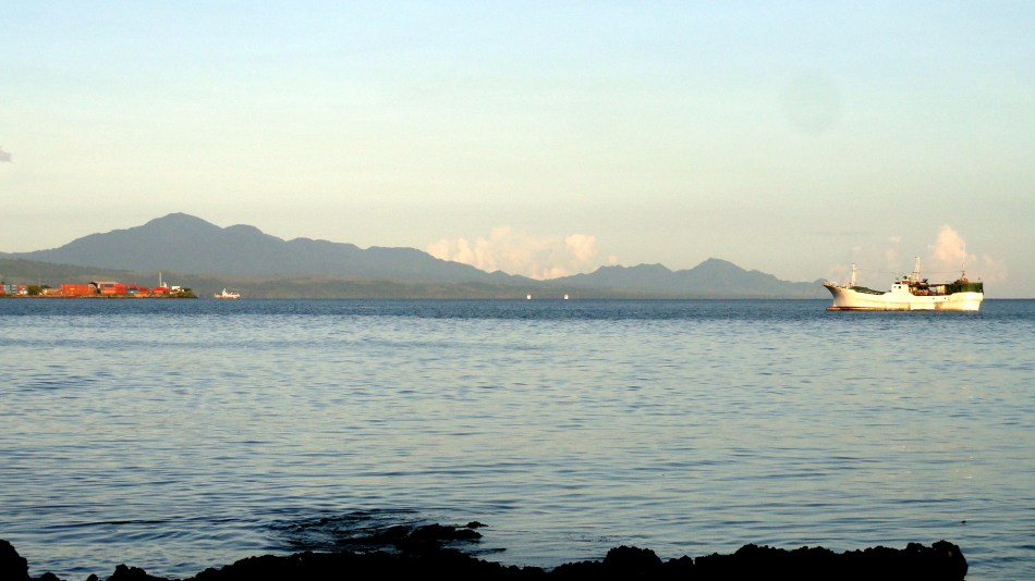 Honiara Port, Wreck, Mountains