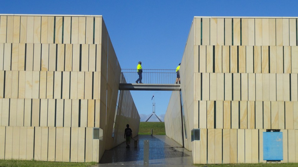 Recon Place & Coat Hanger