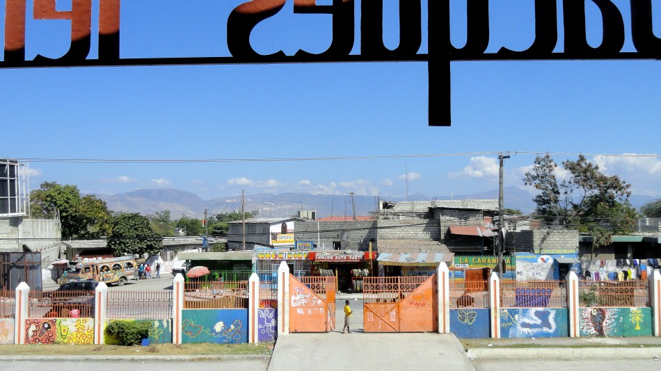 Croix des Bouquets 9